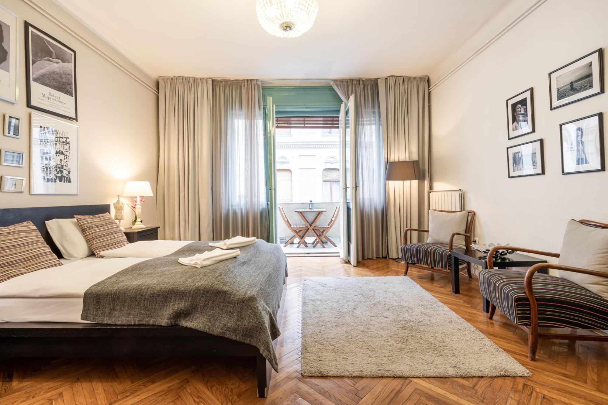 Paulay Deluxe 1 Apartment Budapest Luaran gambar