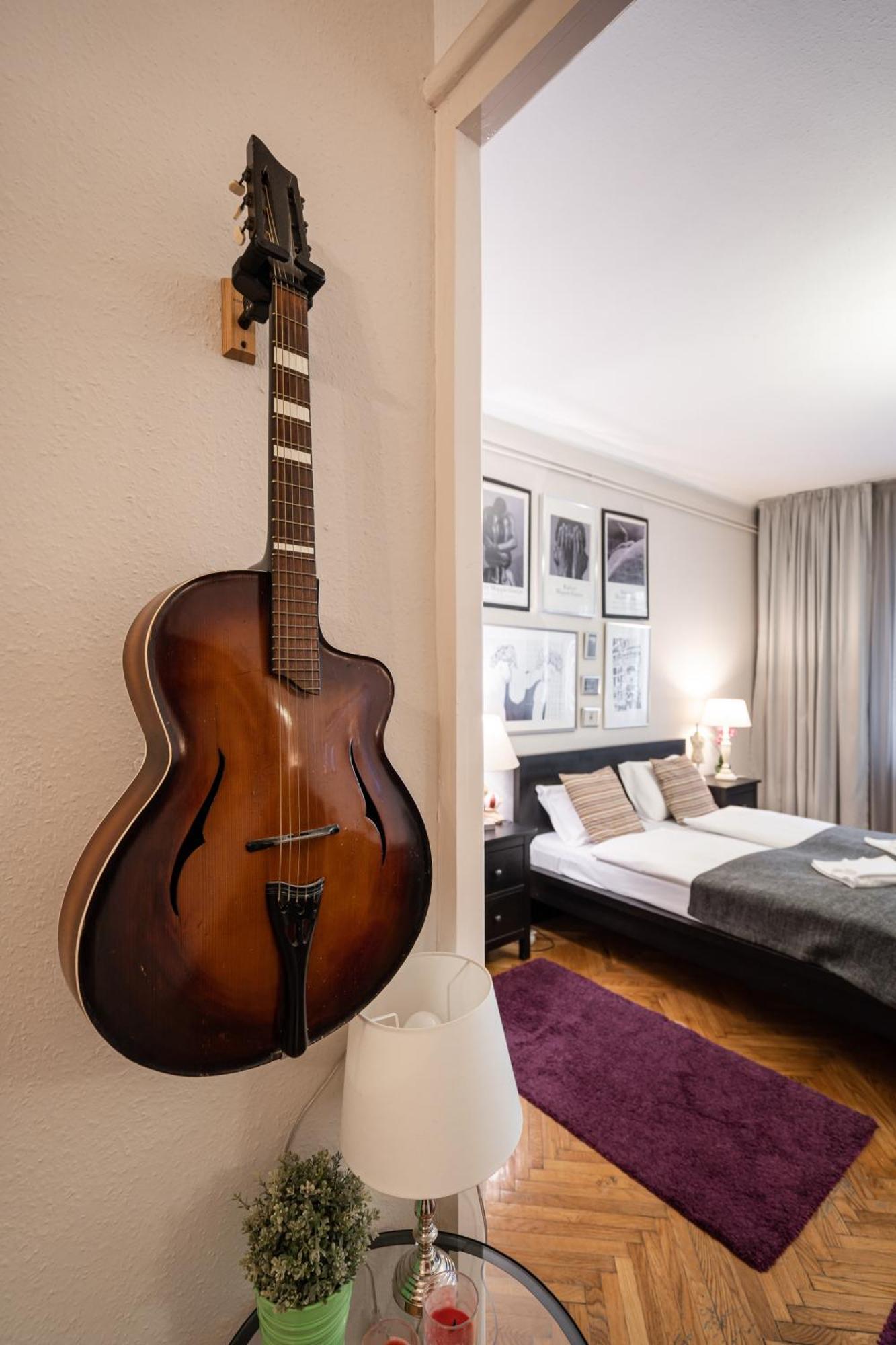 Paulay Deluxe 1 Apartment Budapest Luaran gambar